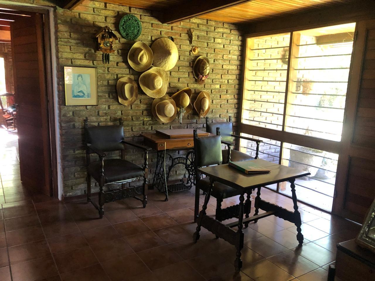 Chalet en Cotos de la Alameda – Uspallata  al 200 – Roldan