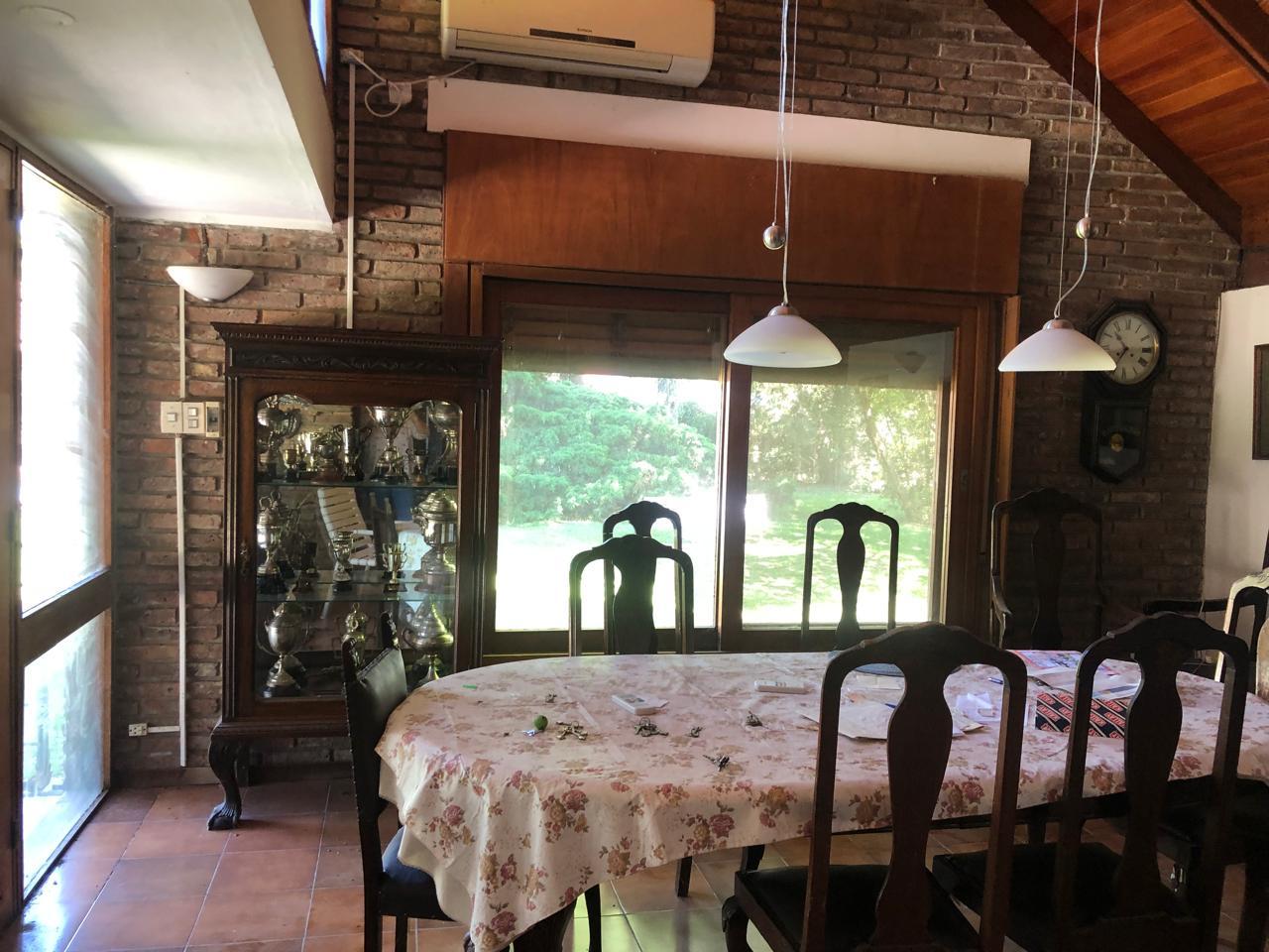 Chalet en Cotos de la Alameda – Uspallata  al 200 – Roldan