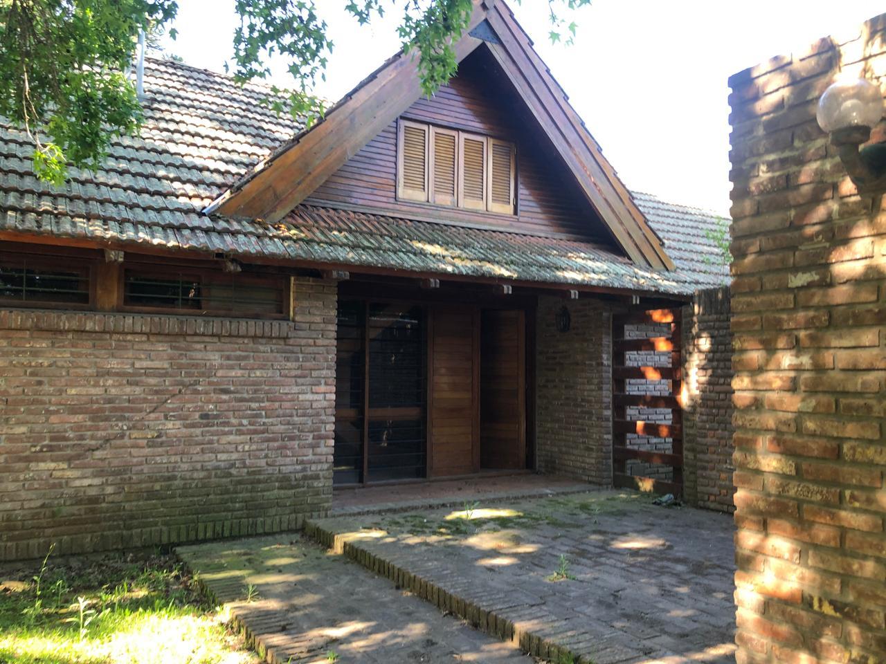 Chalet en Cotos de la Alameda – Uspallata  al 200 – Roldan