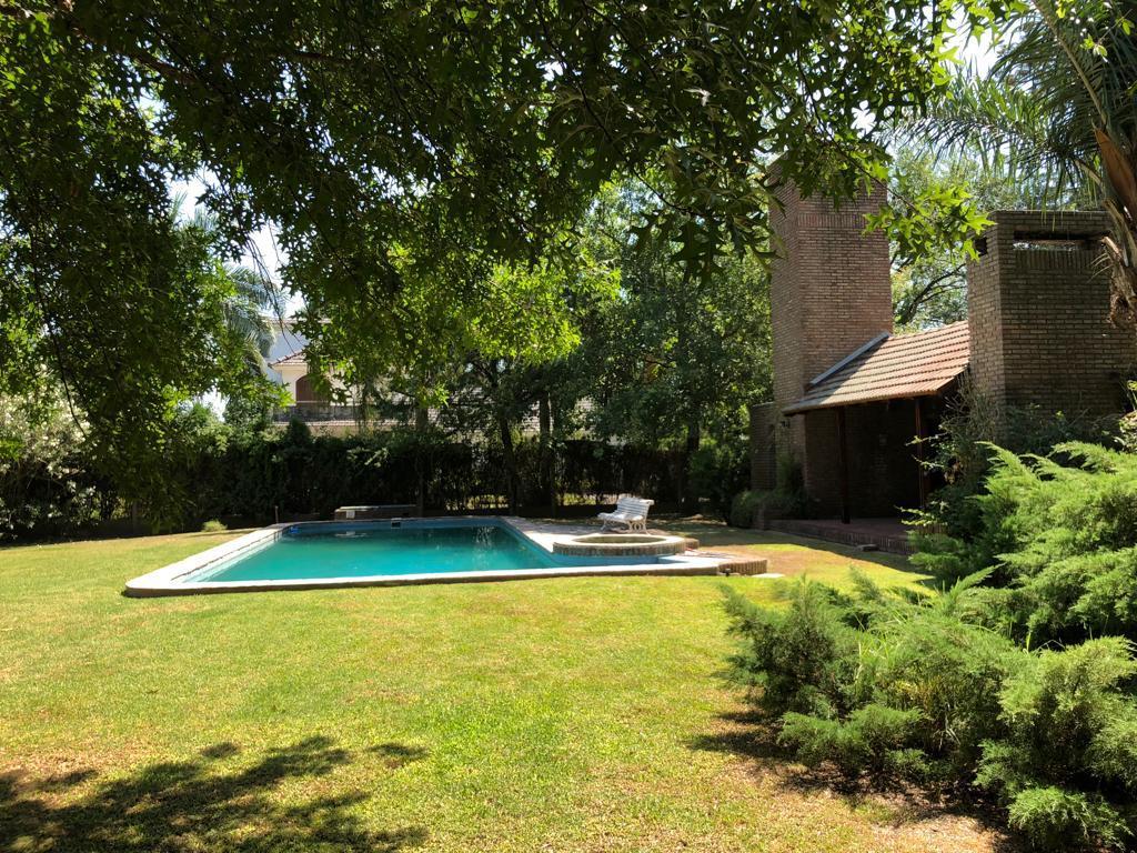 Chalet en Cotos de la Alameda – Uspallata  al 200 – Roldan