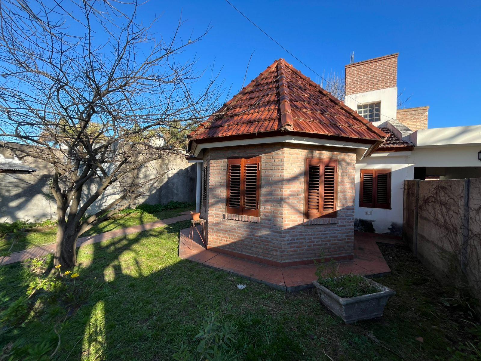Chalet en General Paz  al 2100 – Funes