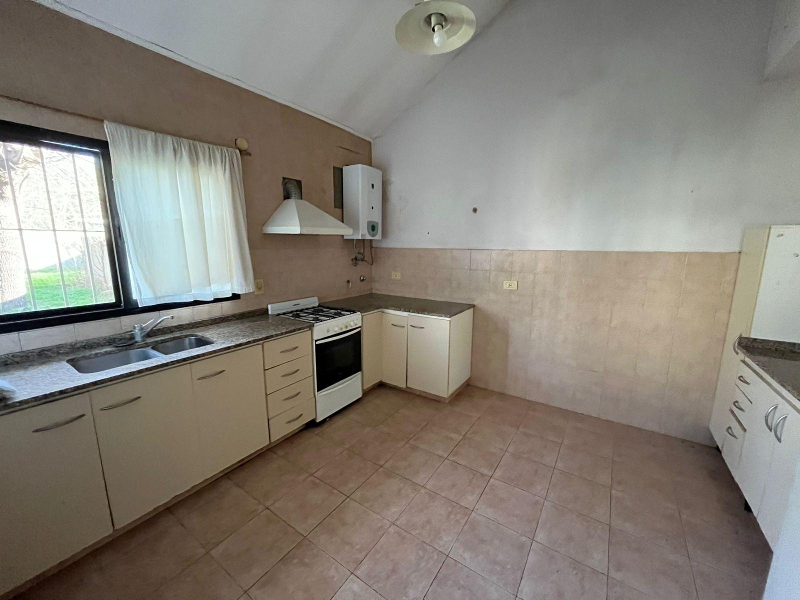 Chalet en General Paz  al 2100 – Funes