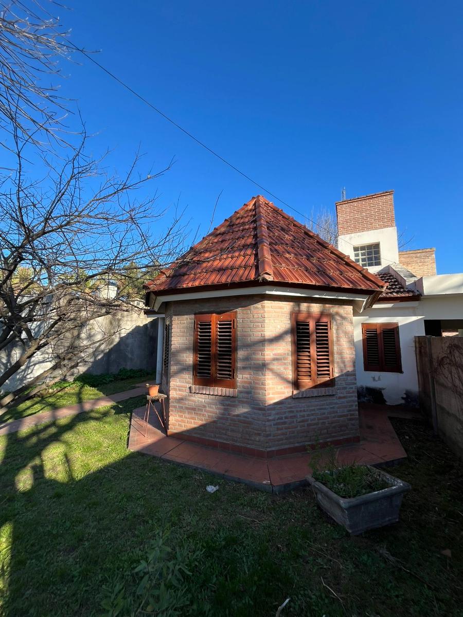 Chalet en General Paz  al 2100 – Funes