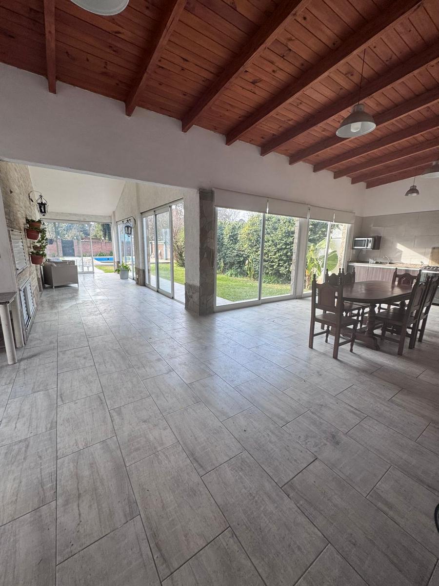 Propiedad ideal uso comercial/habitacional en calle Houssay al 1600 – Funes.