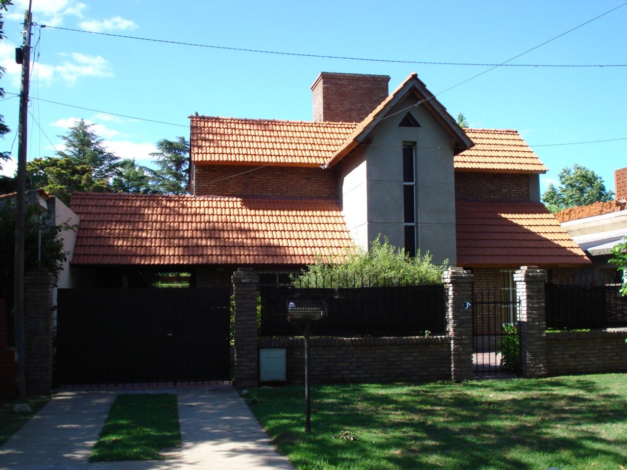 Chalet en venta, José Ingenieros al 2900 – Funes.