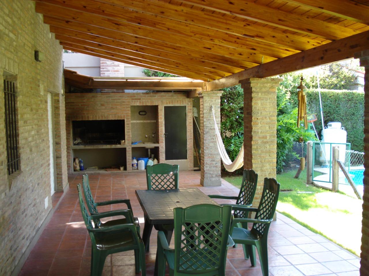 Chalet en venta, José Ingenieros al 2900 – Funes.