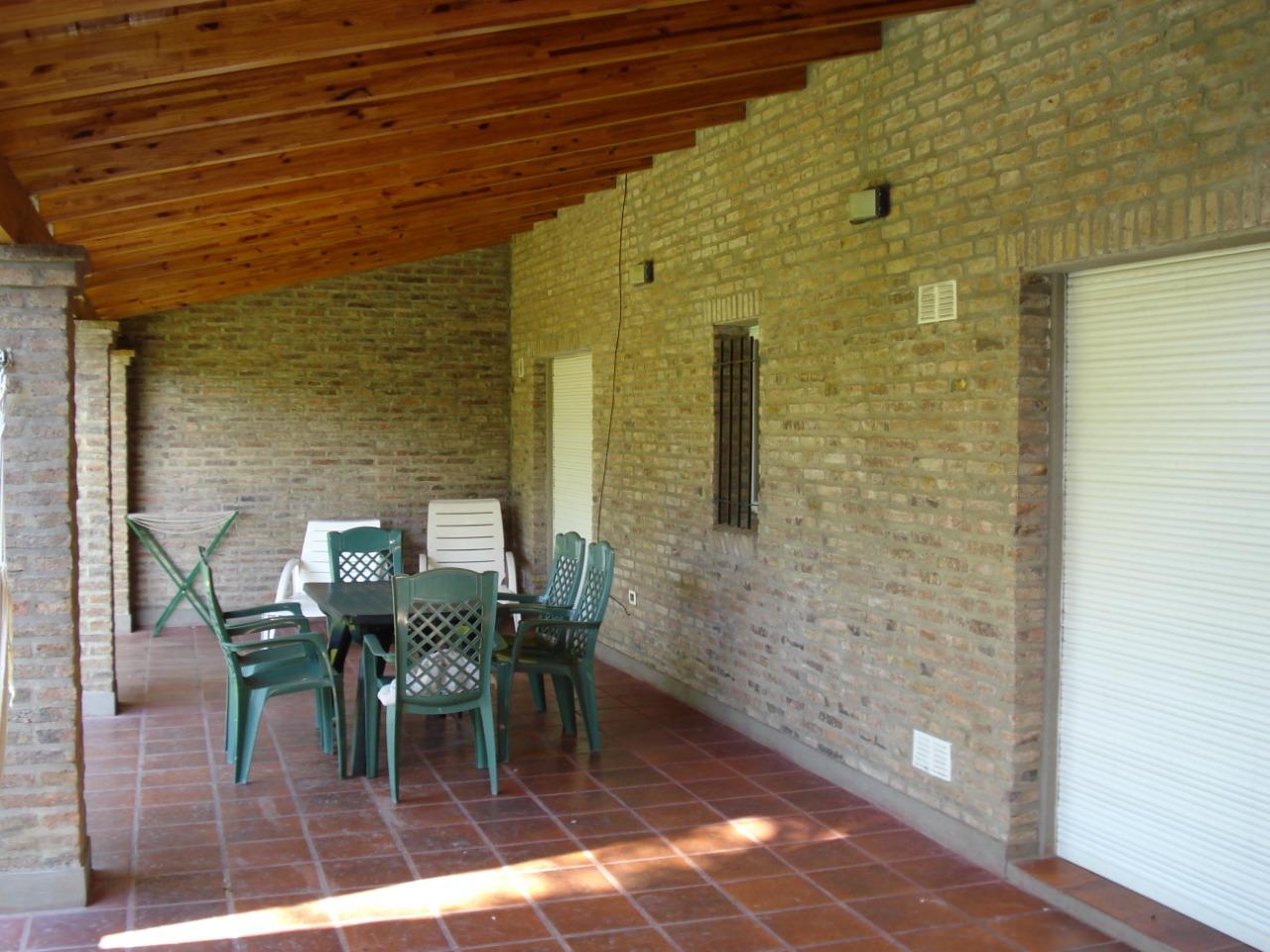 Chalet en venta, José Ingenieros al 2900 – Funes.