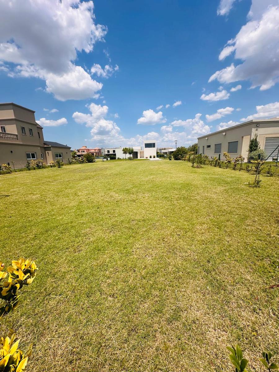 Terreno en barrio privado Vida – U 34 – Arturo Illia 397