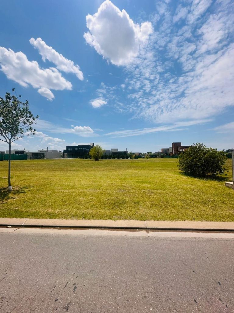 Terreno en barrio privado Vida, U 156 Arturo Illia  al 300