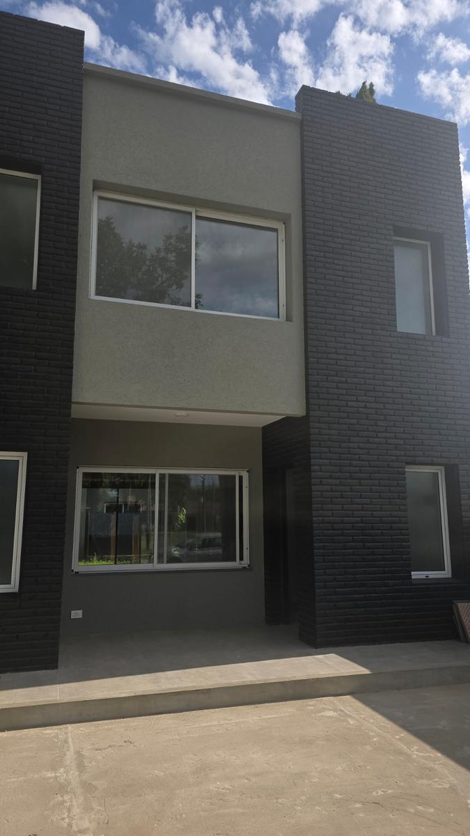 Casa espejo de primera calidad – Pedro A. Ríos al 2000