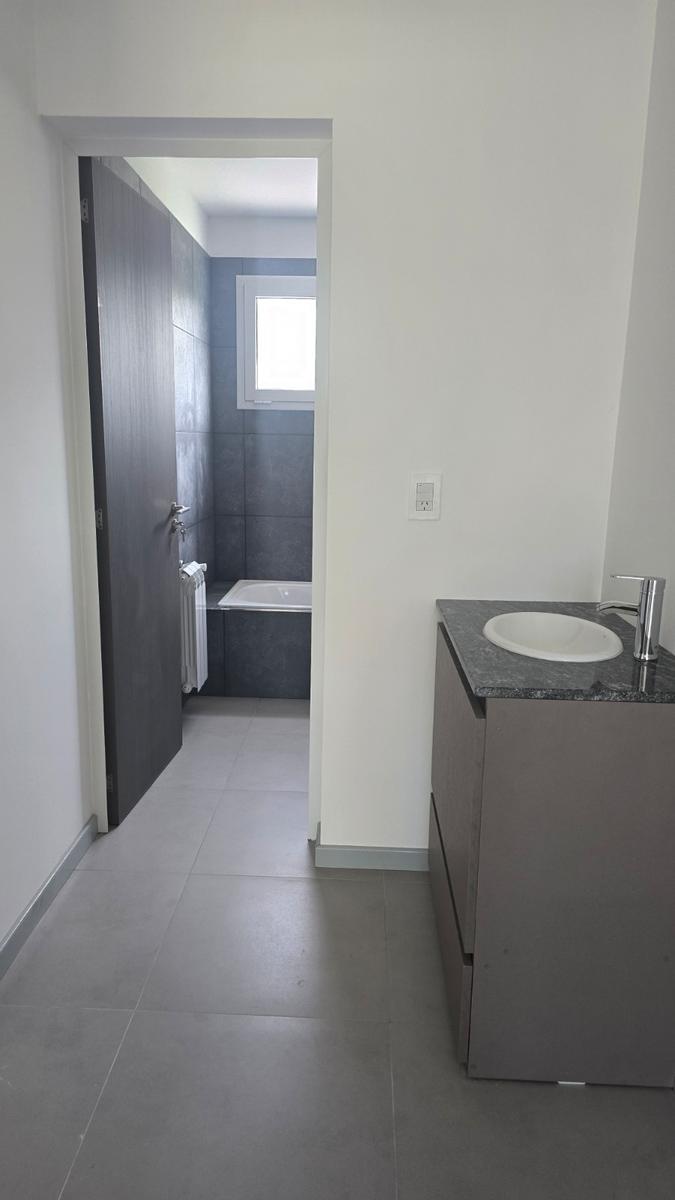 Casa espejo de primera calidad – Pedro A. Ríos al 2000