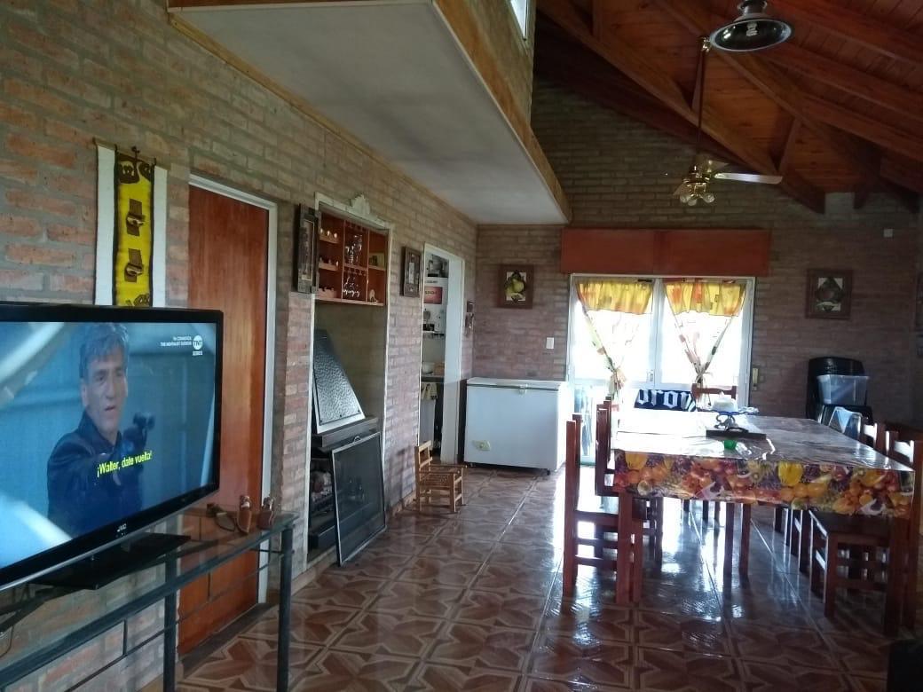 Chalet en Punta Chacra La Yerra al 2200 Roldan