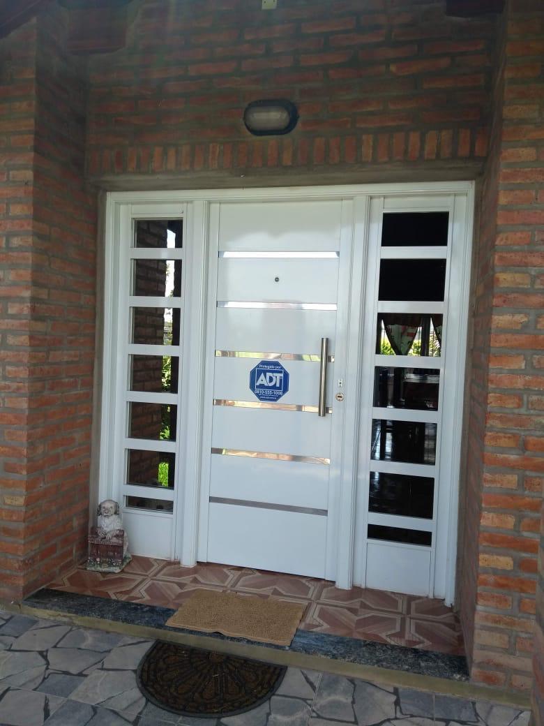 Chalet en Punta Chacra La Yerra al 2200 Roldan