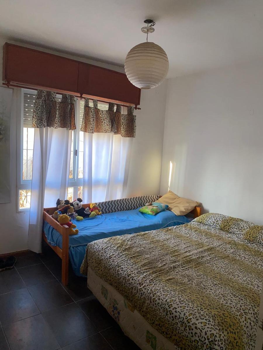 Chalet en Punta Chacra La Yerra al 2200 Roldan