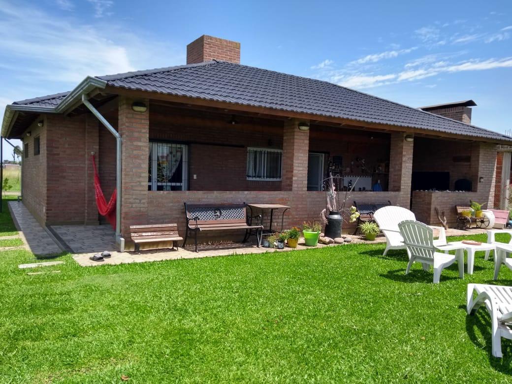 Chalet en Punta Chacra La Yerra al 2200 Roldan