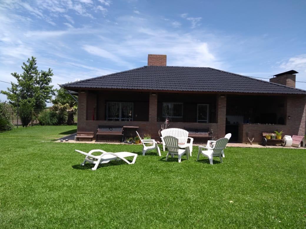 Chalet en Punta Chacra La Yerra al 2200 Roldan