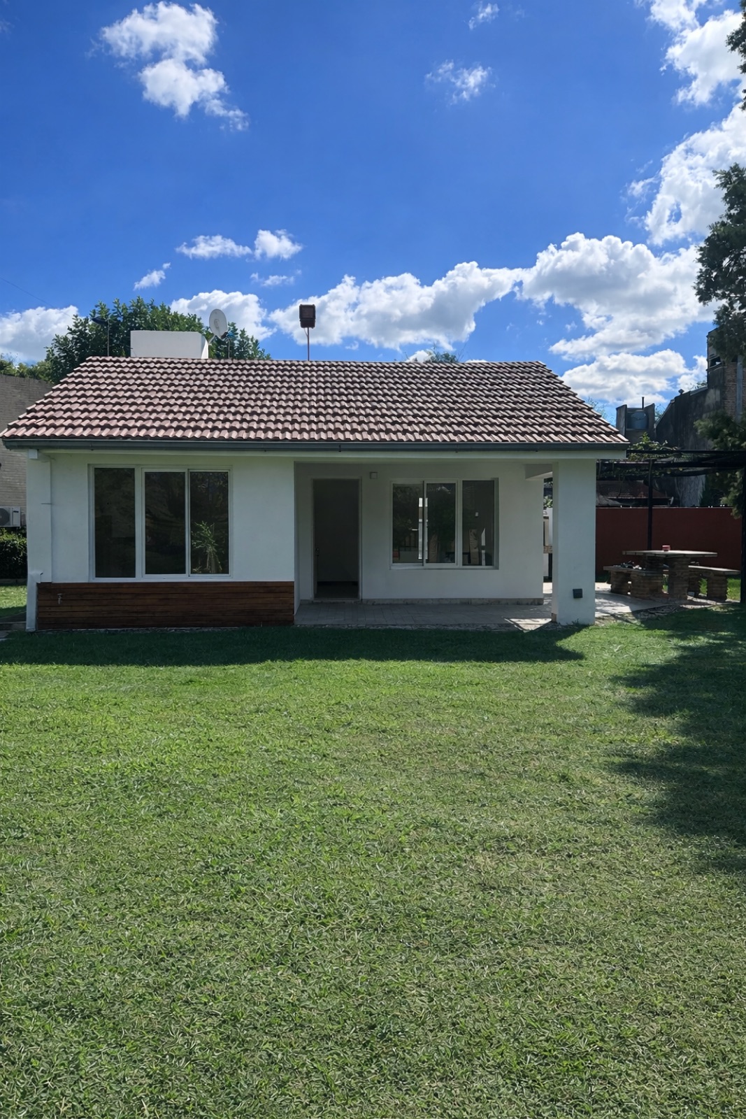 Almte. Brown al 2600