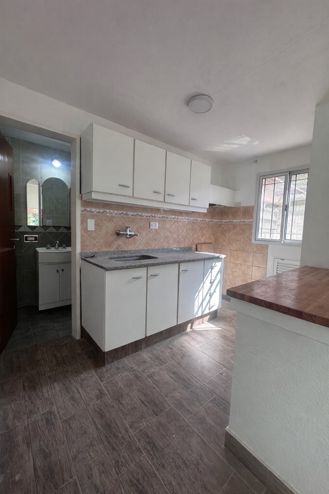 Almte. Brown al 2600