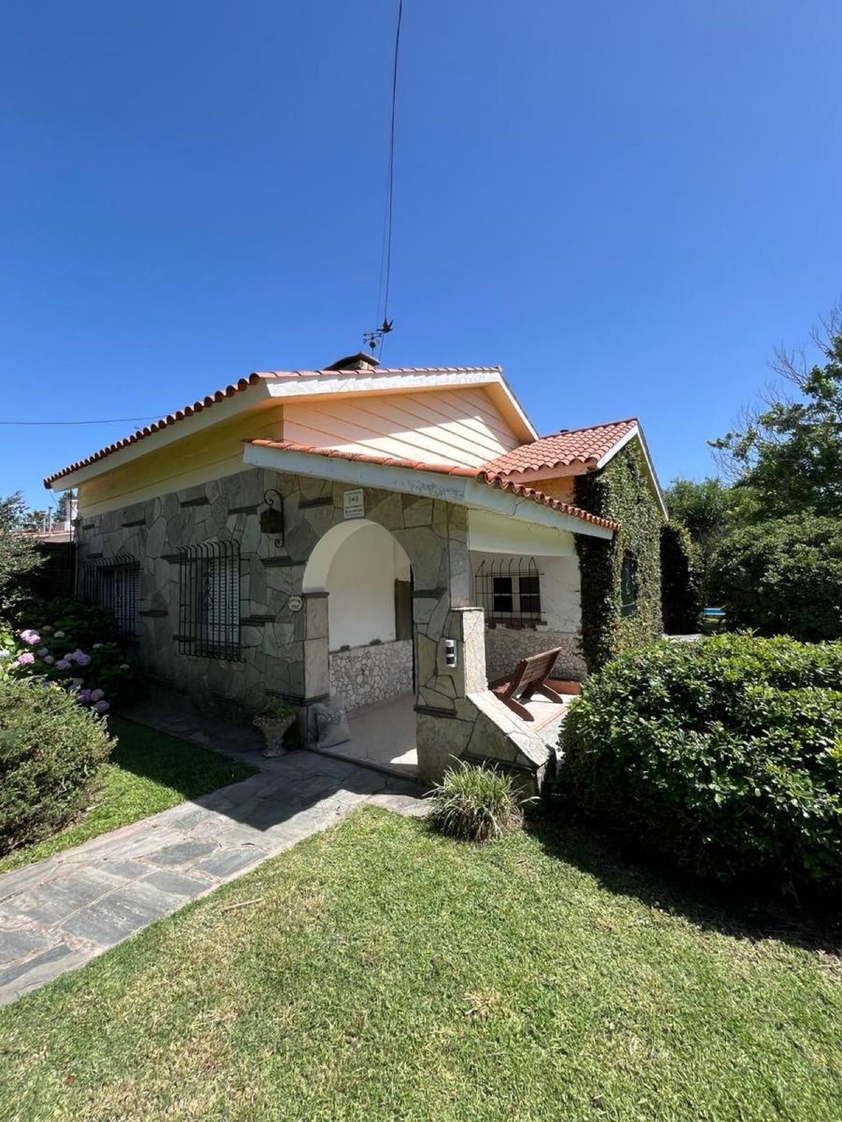 Pedro A. Ríos  al 2100